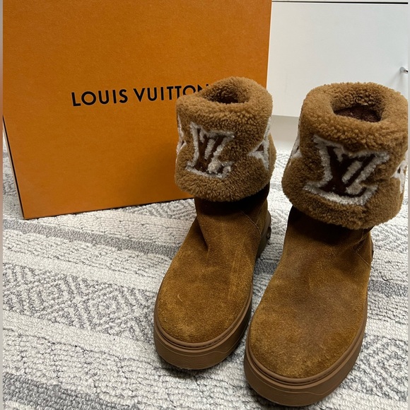 Louis Vuitton Shoes - Louis Vuitton Brown Suede Shearling Cuff Platform Ankle Boots